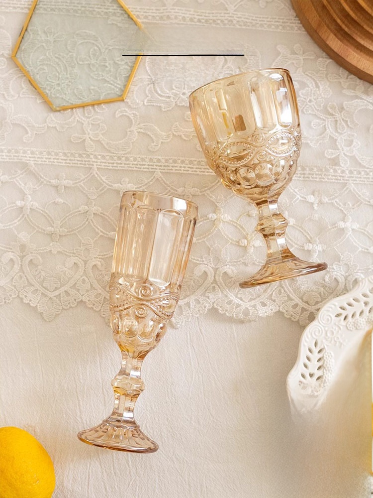 Wine Beer Foot - Amber Relief Champagneglas met hoge voet,